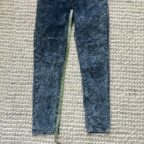 Vintage Acid Washed High Waist distressed Blue Jeans 🍃 - Picture 9 of 13